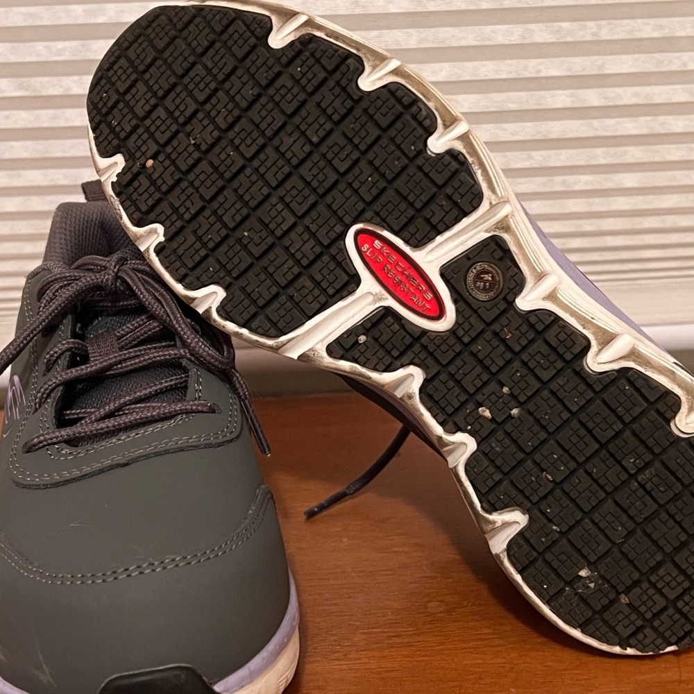 Skechers Raegan Safety Toe Women’s Sneakers